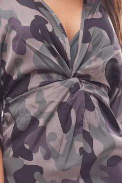 NA-KD X Hanna Licious Kimono-Kleid Modisches Damen Kleid Mit Gehschlitz Camouflage -Mode Reich Geschaft 1454 000056 0168 3