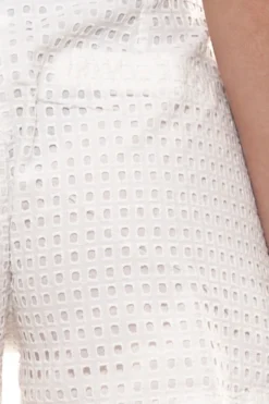 Jake*s Short Angesagte Damen Kurz-Hose Mit Lochstickerei Und Eingrifftaschen Weiß 6 Jake*s Short Angesagte Damen Kurz-Hose Mit Lochstickerei Und Eingrifftaschen Weiß -Mode Reich Geschaft 9453027 Weiss 4